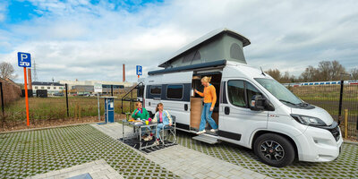 Mobilhome met sanitaire zuil